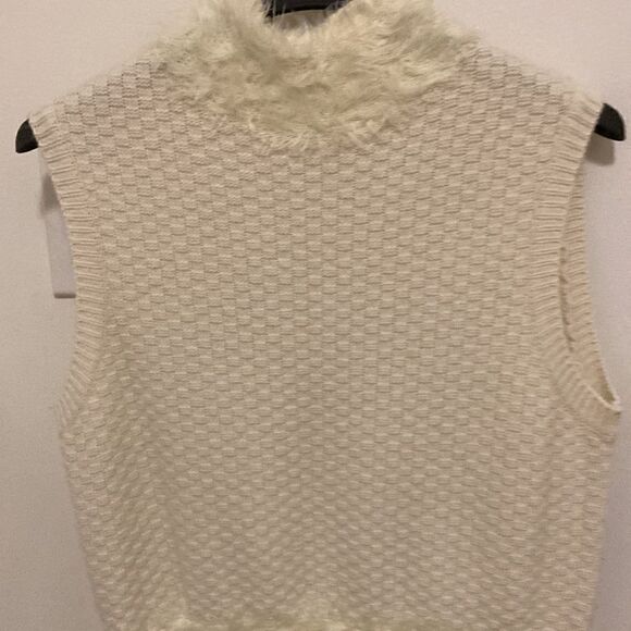 Diane Von Furstenberg Sleeveless Plush Knit Sweater Dress in Ivory / Silver. - Picture 5 of 10